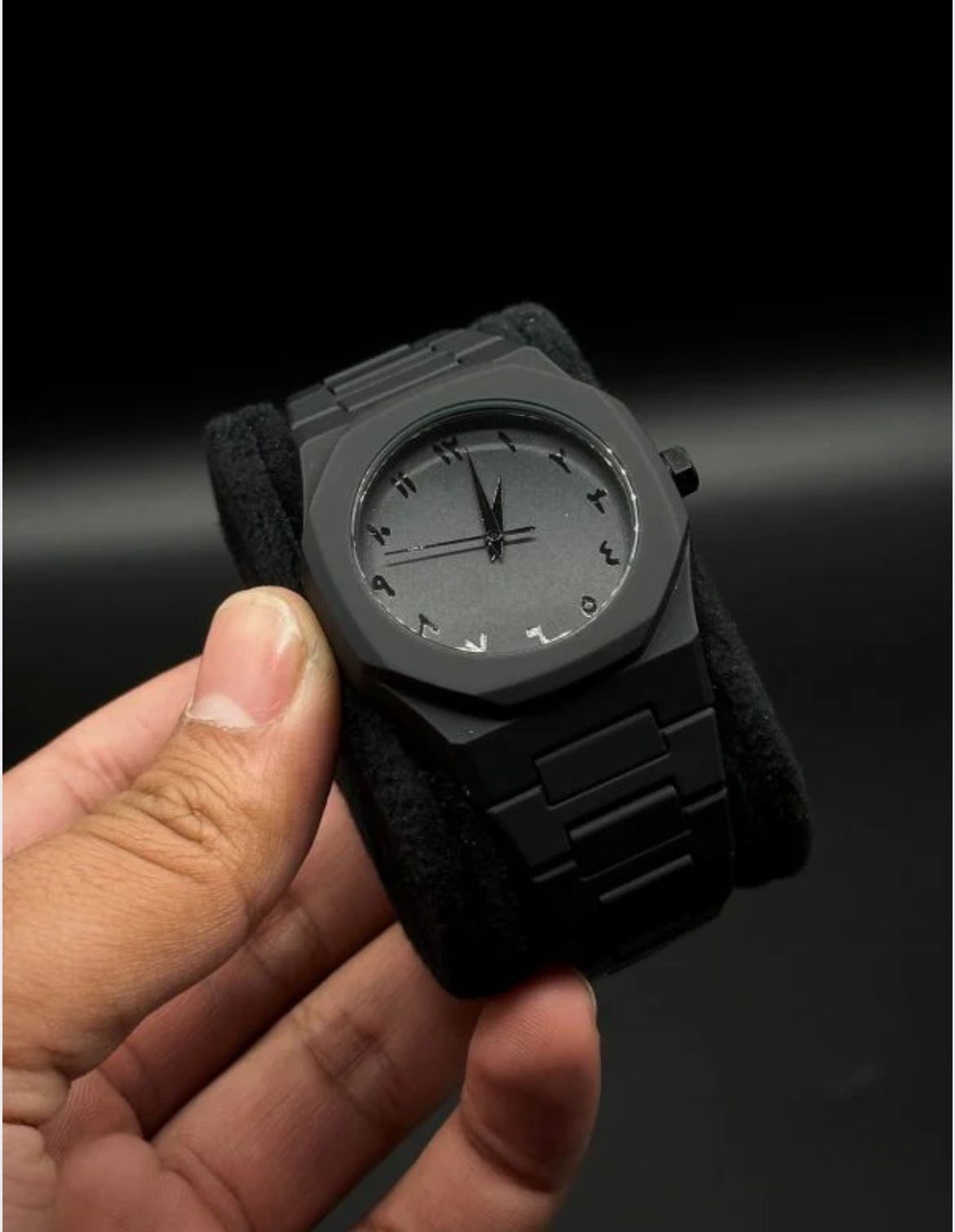 Full Black AURA Quartz Analog Watch – Lightweight Premium Design
