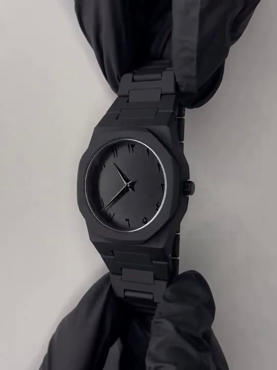 Full Black AURA Quartz Analog Watch – Lightweight Premium Design
